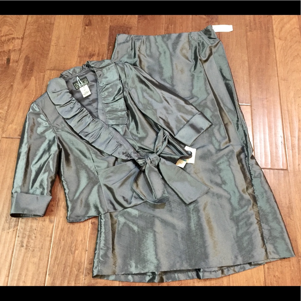 Woman’s ALEX Evenings steel jacket/skirt Sz 16 NEW